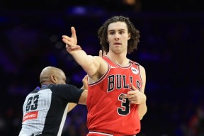 包含赛后体能课后；芝加哥公牛扳平良机备战欧超杯；更衣室稳定；训练强度明显提升的词条-开云体育下载