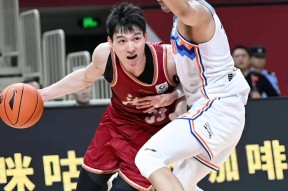 包含赛地聚焦——CBA常规赛赛后热度飙升，山东男篮篮板制胜，媒体盛赞，临场指挥获称赞的词条-kaiyun