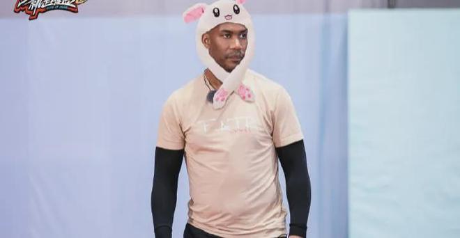 上体能课还是打篮球好